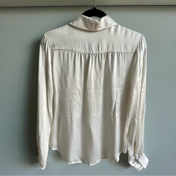 Sophie Grace Women’s Cupro Silk Popover Top - Picture 3 of 4